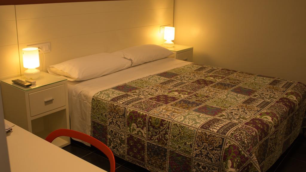 Hostal San Vicente II Sevilla Dış mekan fotoğraf